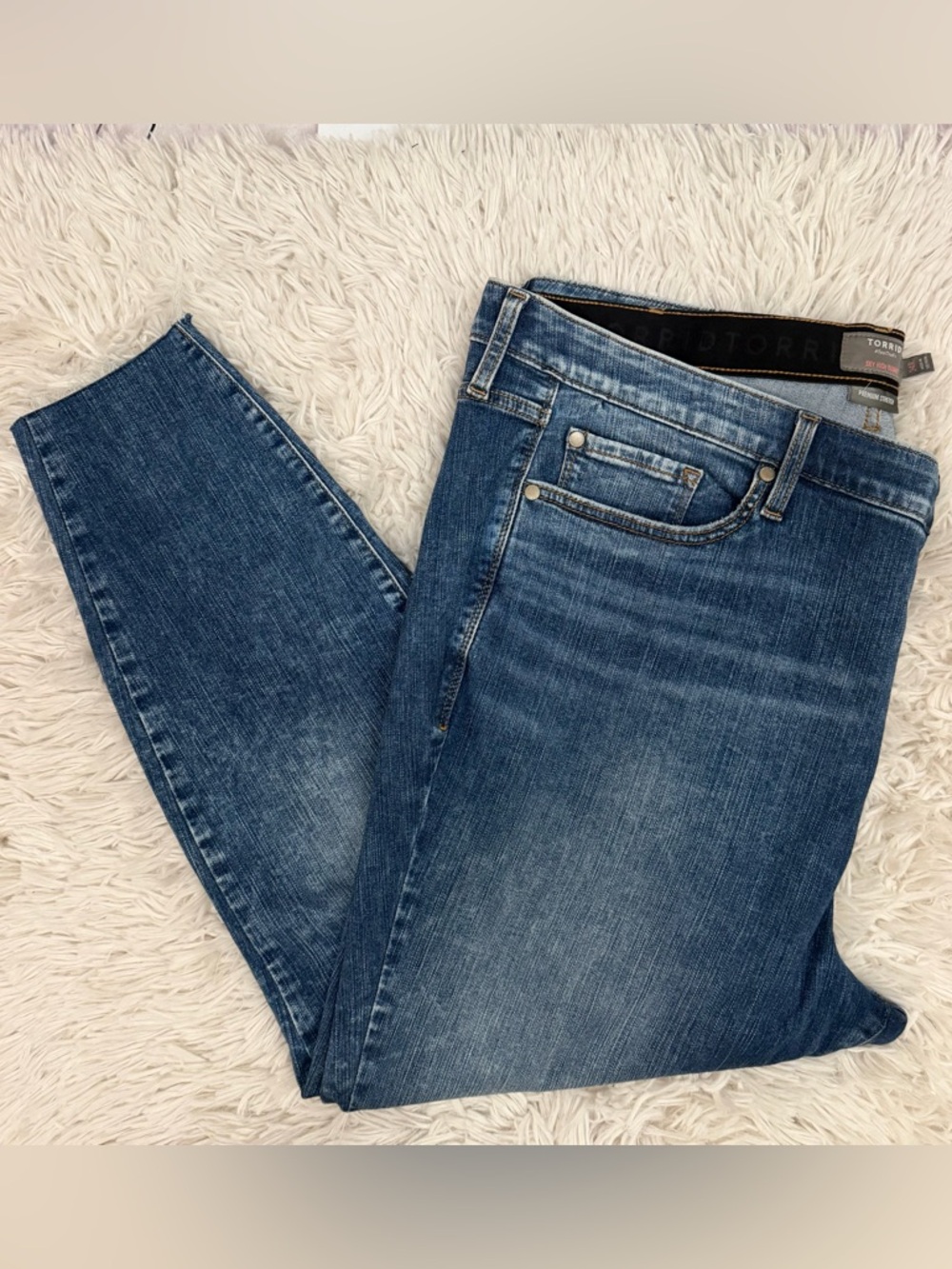 TORRID Sky High Skinny Premium Stretch Distressed Raw Hem Jeans Plus Size 24R